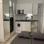 Charming Studio Eiffel Tower